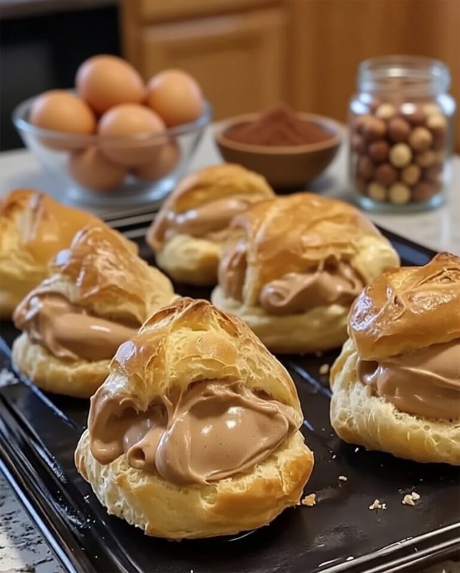 Choux à la Crème Café et Chocolat Blanc : Le Dessert Raffiné, Croustillant et Fondant qui Fait Craquer Tout le Monde